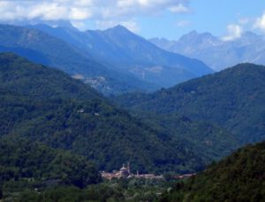 Kapitel 1: Venasca mit Weitblick auf das Valle Varaita - Heimat von Lauro